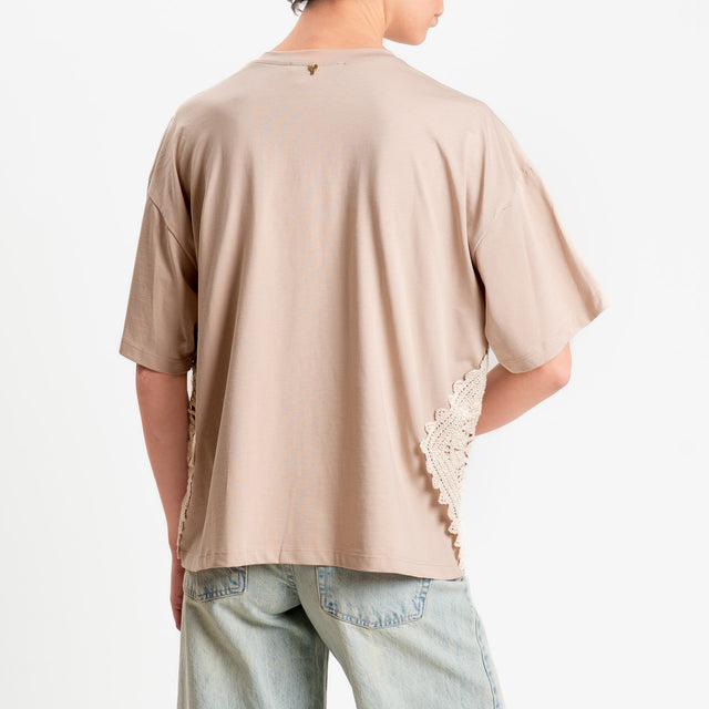 Philia Loft-T-shirt over con inserti crochet - sabbia