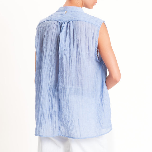 Philia loft-Camicia mussola smanicata con ricami - celeste/fucsia