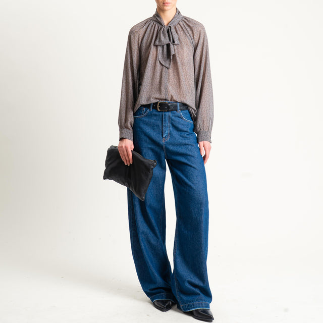 Philia Loft-Camicia spinata con fiocco - burro/nero/moro