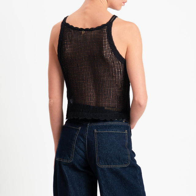 Philia Loft-Top crochet con borchie - nero