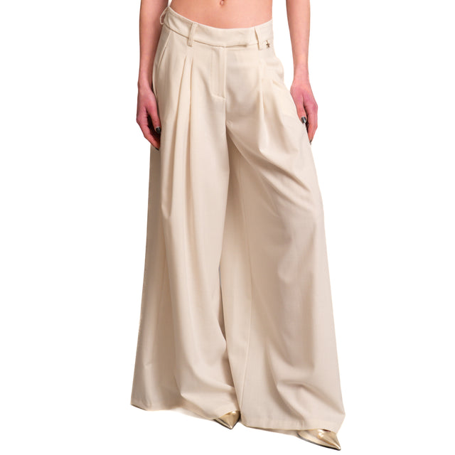 Pantalón ancho con pinzas Souvenir - crema