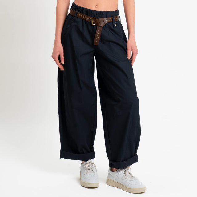 Souvenir-Pantalone barrel elastico in vita - nero