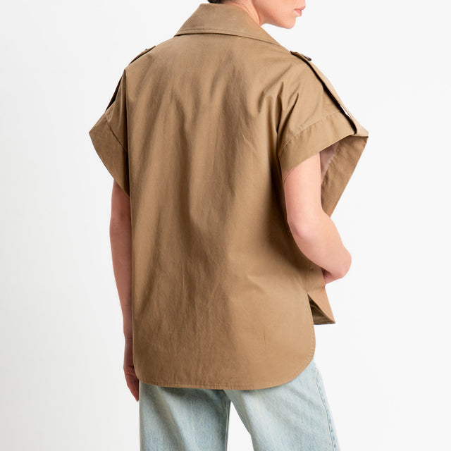 Tensione in-Gilet over doppiopetto - cammello