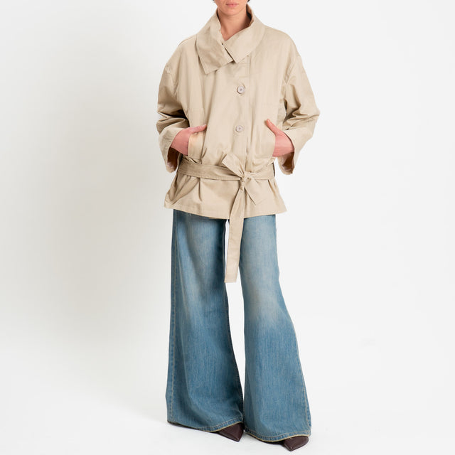 Tensione in-Trench con cintura - beige