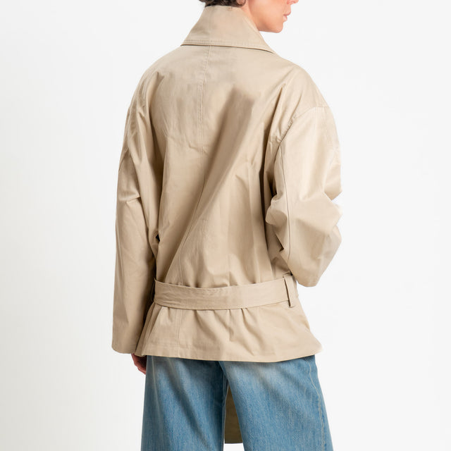 Tensione in-Trench con cintura - beige