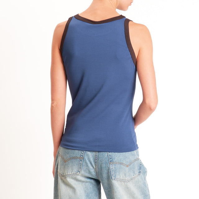Tensione in-Top in jersey bordi a contrasto - cioccolato/jeans