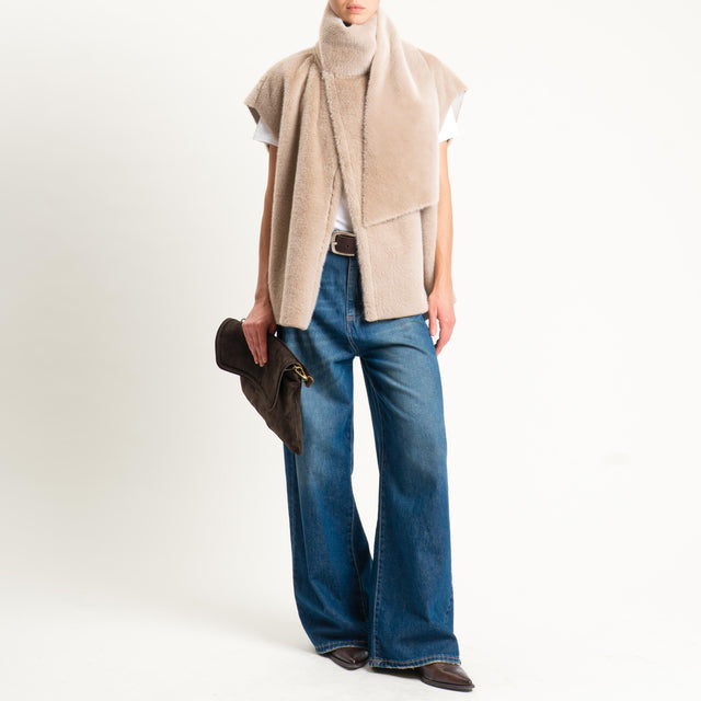 Tensione in-Gilet ecopellicia con sciarpa - sand