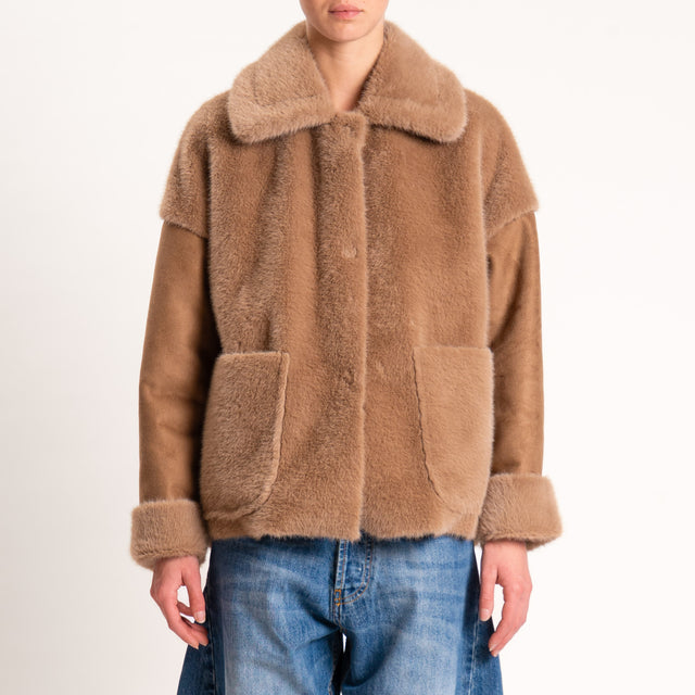 Tensione in-Ecomontone - cammello