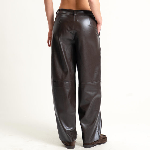 Tensione in-Pantalone barrel similpelle - moro