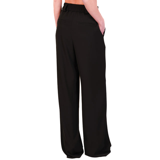 Tensione in-Completo gilet e pantalone  tessuto fluido - nero
