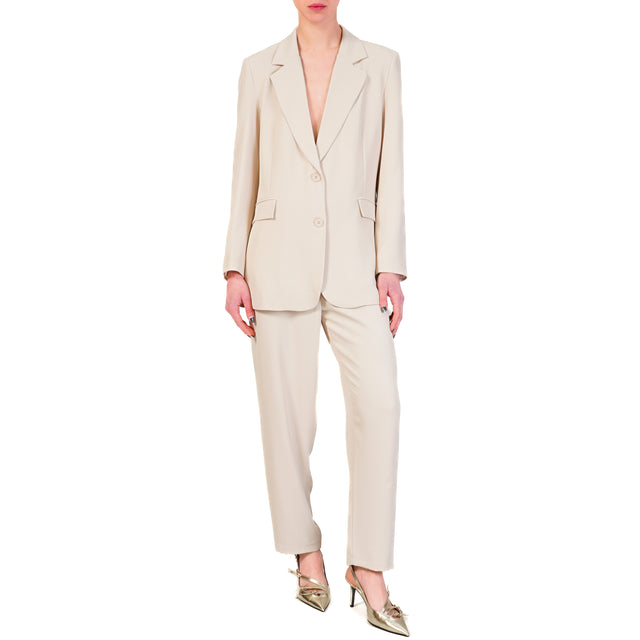 Tensione in-Completo giacca e pantalone tessuto fluido - sand