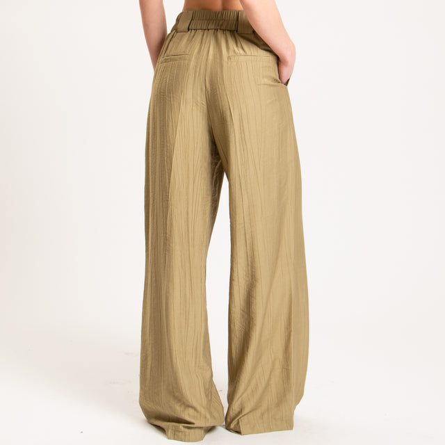 Tensione in-Completo giacca + pantalone viscosa goffrato - salvia
