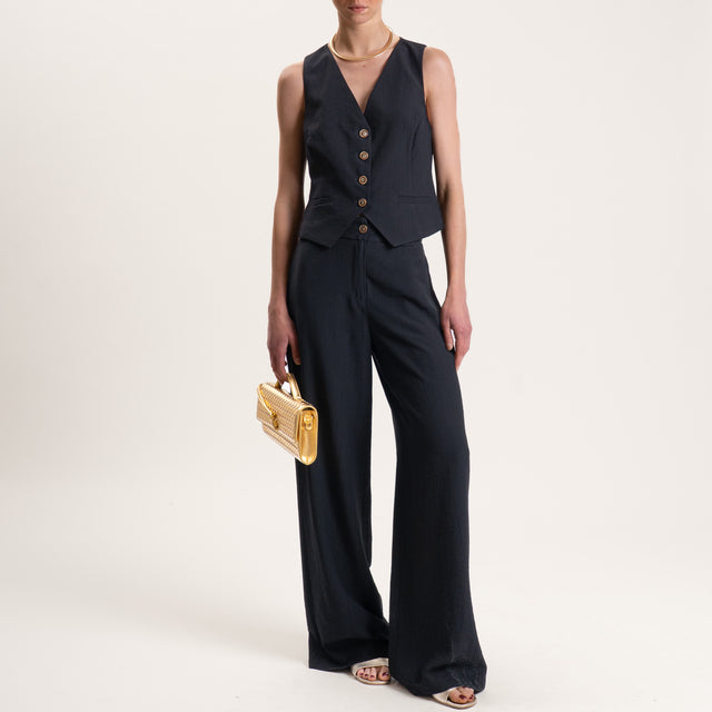 Tensione in-Completo gilet e pantalone viscosa goffrato - nero