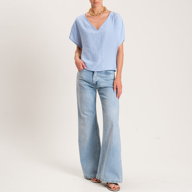 Tensione in-Blusa misto lino scollo a v - celeste