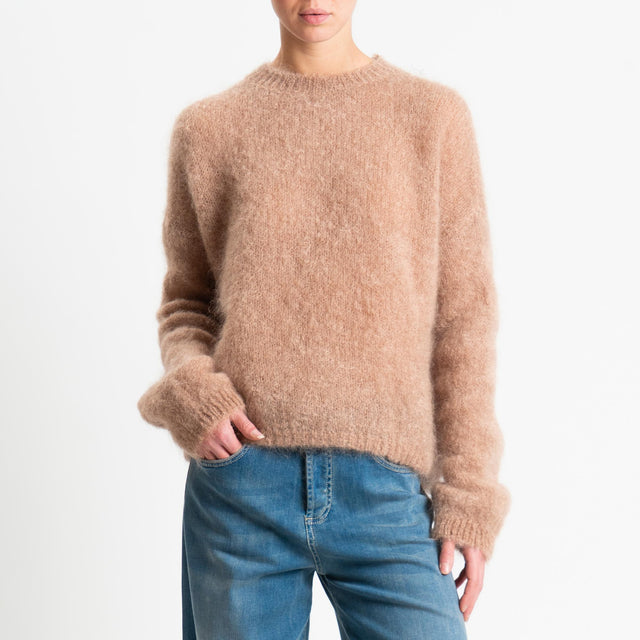 Tensione in-Maglia kid mohair soft girocollo - camel