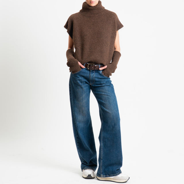 Tensione in-Maglia smanicata mohair collo alto con manicotti - moro