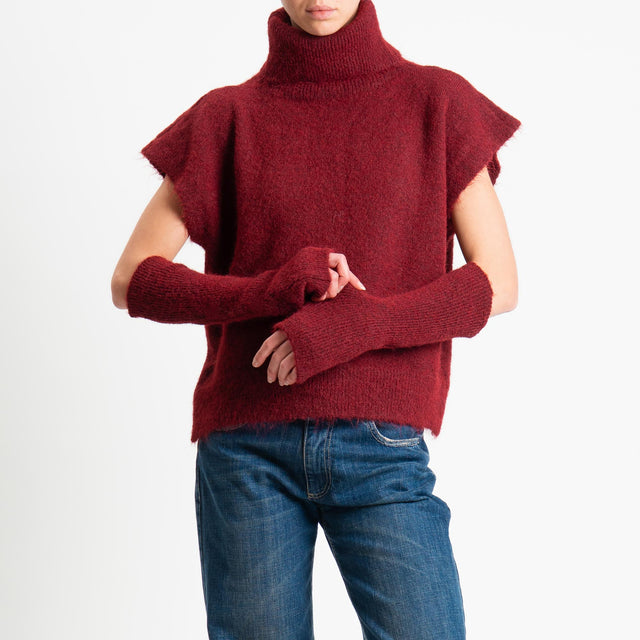 Tensione in-Maglia smanicata mohair collo alto con manicotti - vino