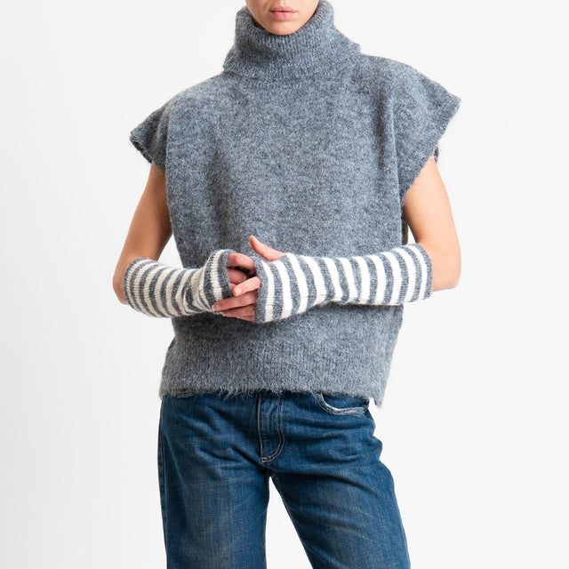 Tensione in-Maglia smanicata collo alto con manicotti - antracite/latte