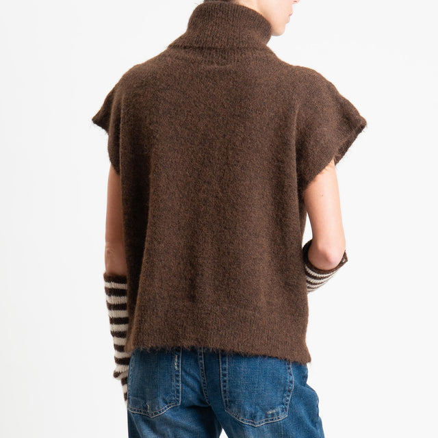 Tensione in-Maglia smanicata collo alto con manicotti - moro/latte