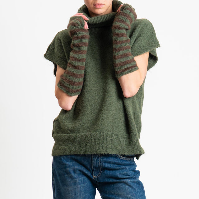 Tensione in-Maglia smanicata collo alto con manicotti - verde/moro