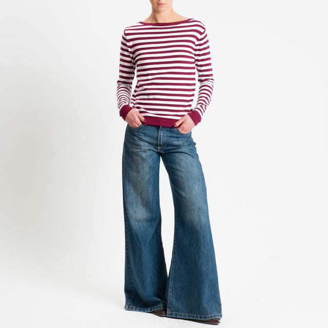 Tensione in-Maglia righe scollo barca - bordeaux/latte