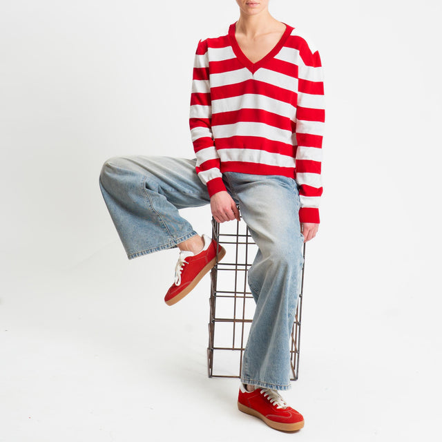 Tensione in-Maglia scollo v a righe - rosso/bianco