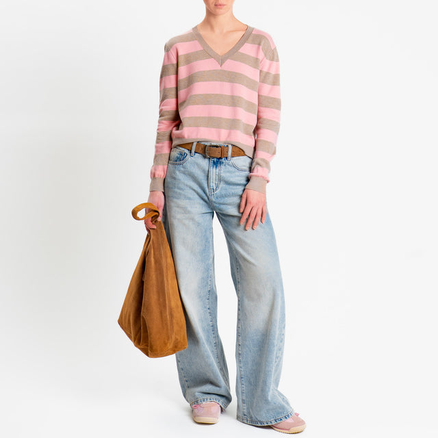 Tensione in-Maglia scollo v a righe - rosa/noce