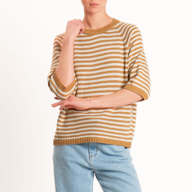 Tensione in-Maglia a righe manica 3/4 - biscotto/latte