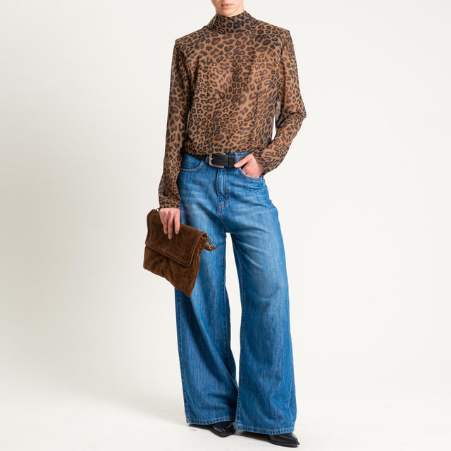Tensione in- Blusa georgette animalier con spalline - tabacco/nero