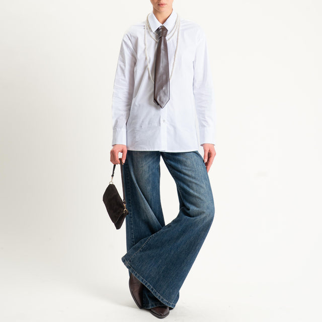 Tensione in-Camicia cravatta similpelle + collana - bianco/moro