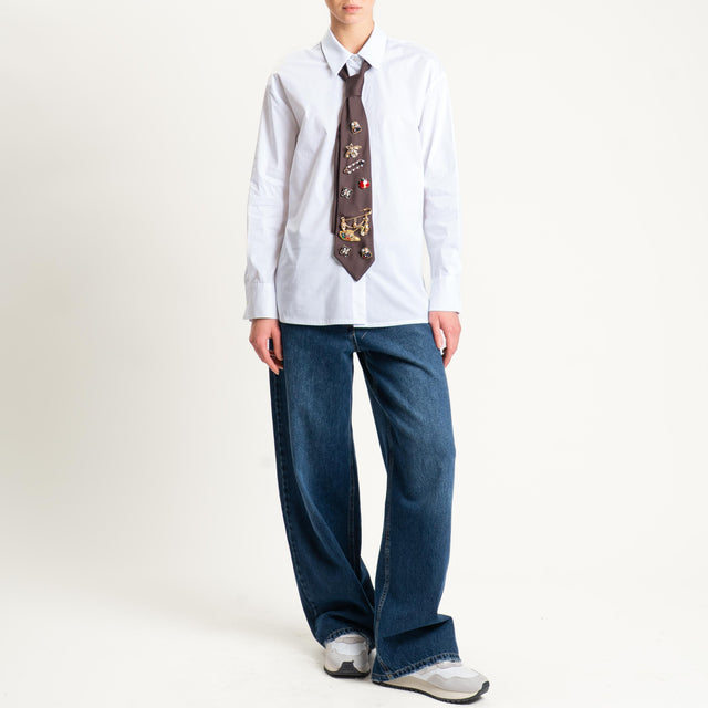 Tensione in- Camicia cravatta con spille - bianco/moro