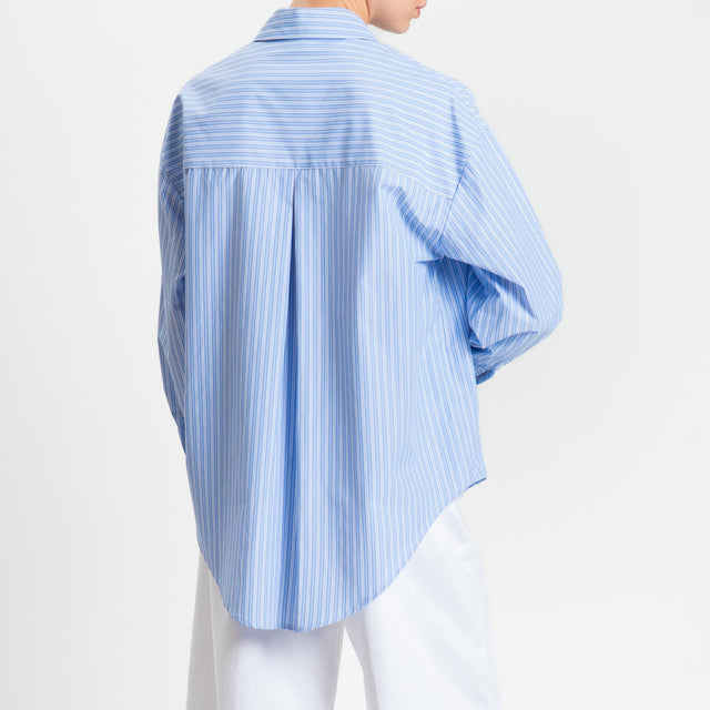 Tensione in-Camicia over con taschino in cotone - righe celeste/bianco