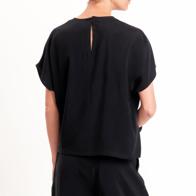 Tensione in-Blusa cupro bottone dietro - nero