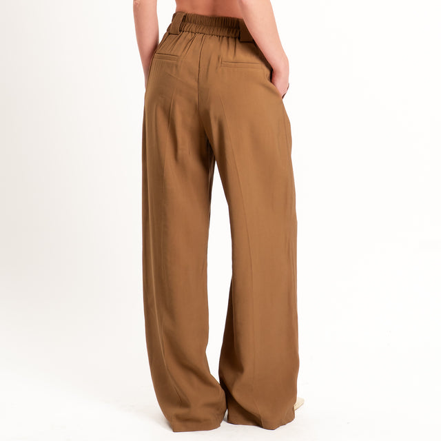 Tensione in-Completo gilet e pantalone - biscotto