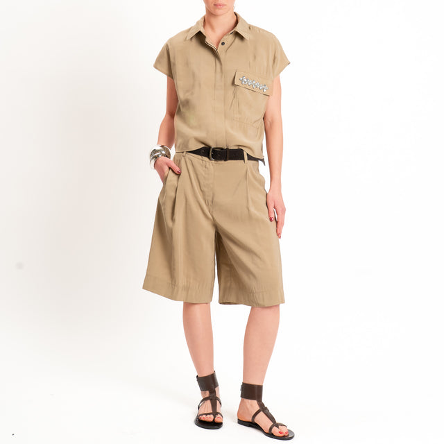 Tensione in-Camicia smanicata in cupro dettaglio taschino - camel