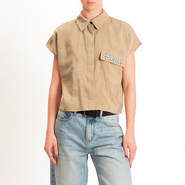 Tensione in-Camicia smanicata in cupro dettaglio taschino - camel