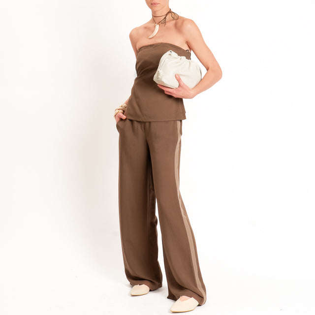 Tensione in-Completo top a fascia+pantalone misto - tabacco/sand