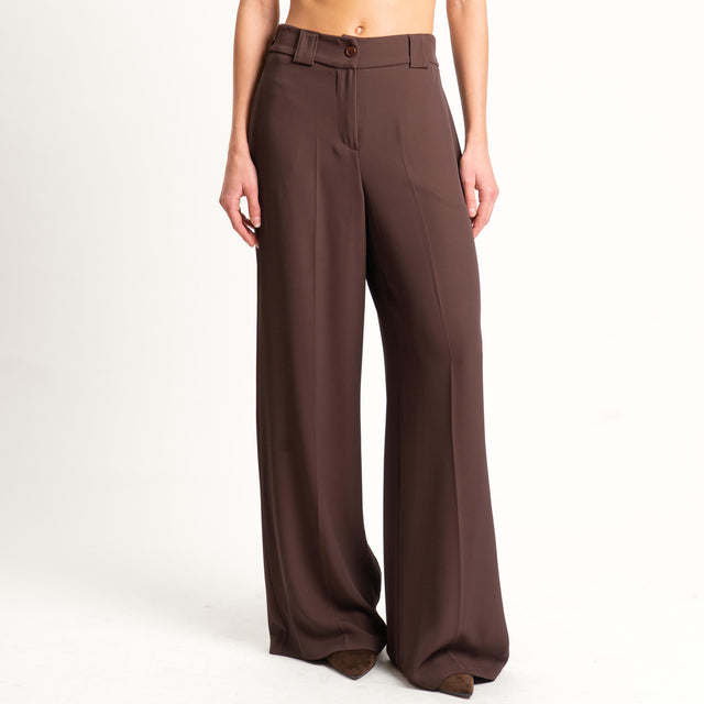 Tensione in-Completo gilet e pantalone tessuto fluido - ebano