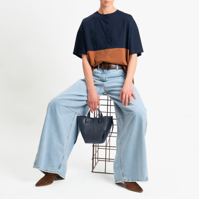 Tensione in-T-shirt serafino bicolore - blu/cuoio