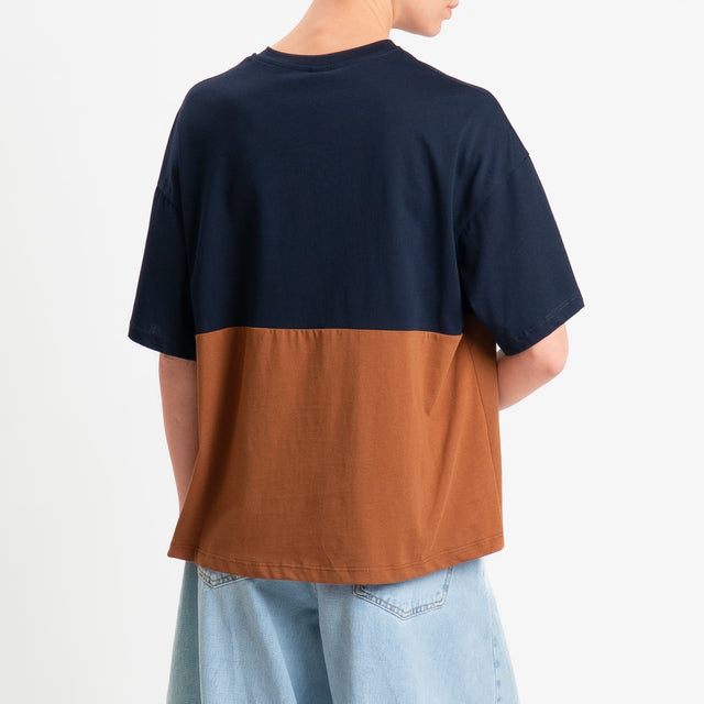 Tensione in-T-shirt serafino bicolore - blu/cuoio