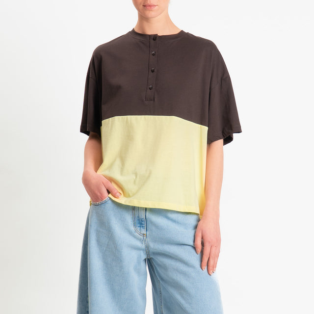 Tensione in-T-shirt serafino bicolore - moro/giallo