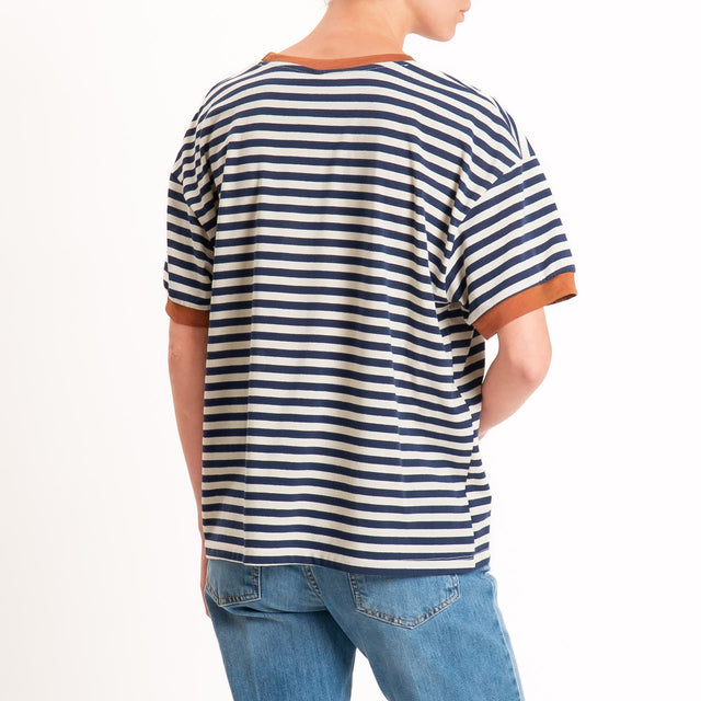 Tensione in-T-shirt in jersey a righe - tabacco/blu/panna