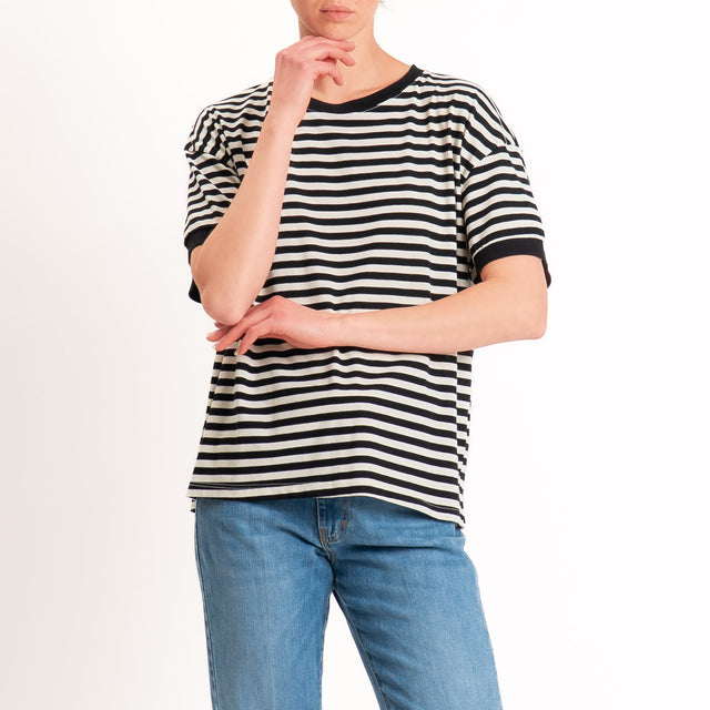 Tensione in-T-shirt in jersey a righe - nero/panna