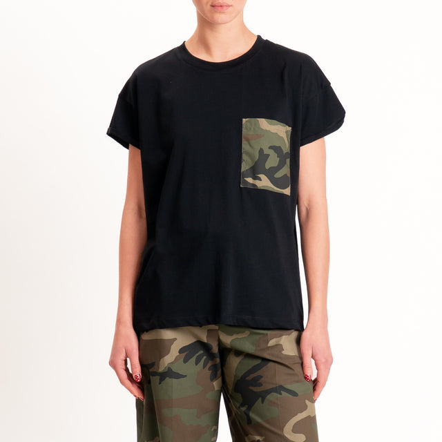 Tensione in-T-shirt girocollo taschino camouflage - nero