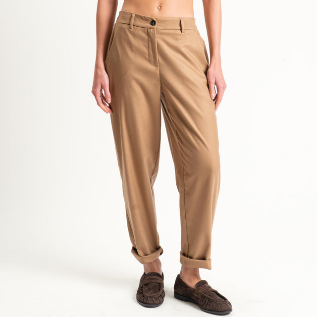 Tensione in-Pantalone flanella carrot fit elastico - camel