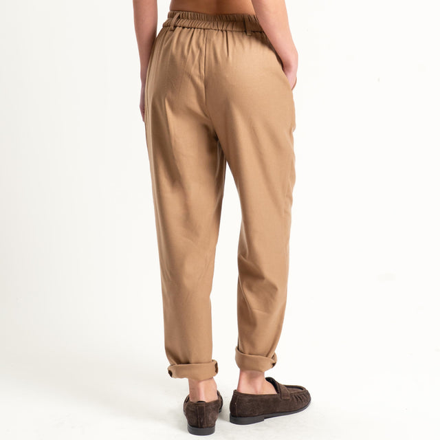 Tensione in-Pantalone flanella carrot fit elastico - camel
