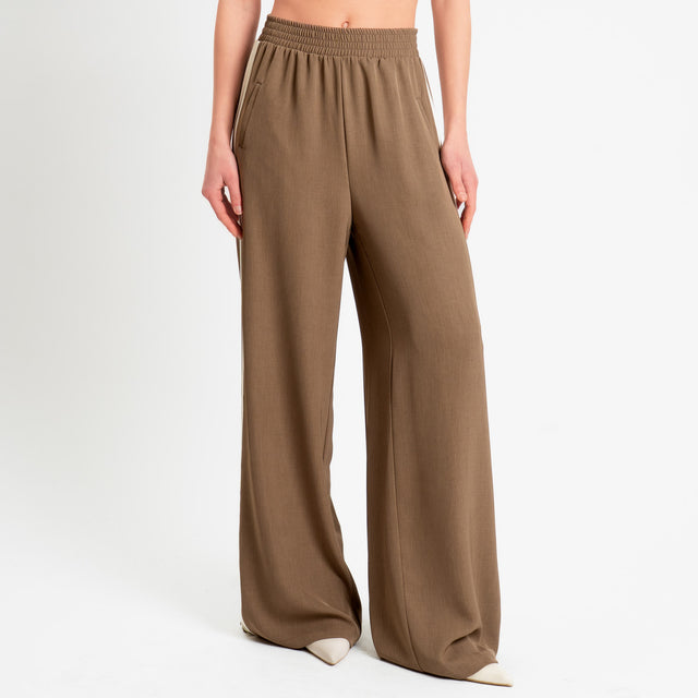 Tensione in-Pantalone wide leg bande laterali - nocciola