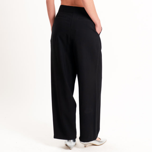 Tensione in-Pantalone wide leg con pinces - nero