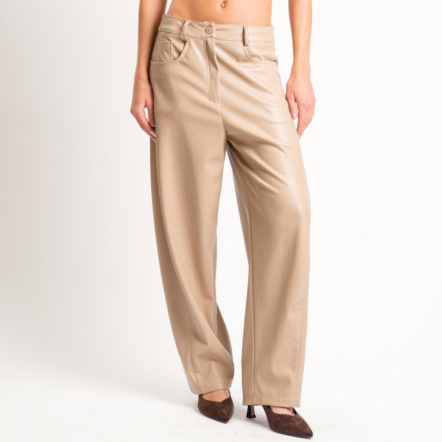 Tensione in- Pantalone Barrel similpelle - Beige