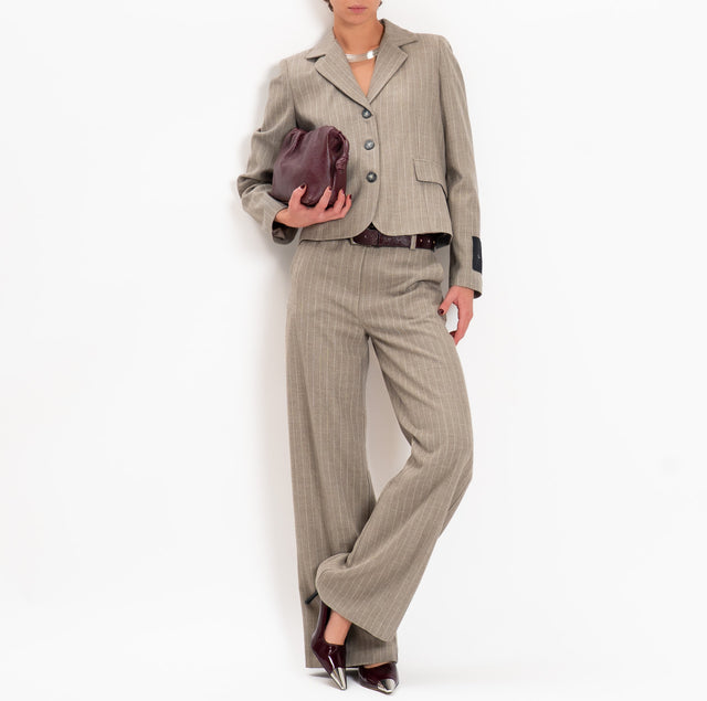Tensione in-Giacca crop gessata - beige